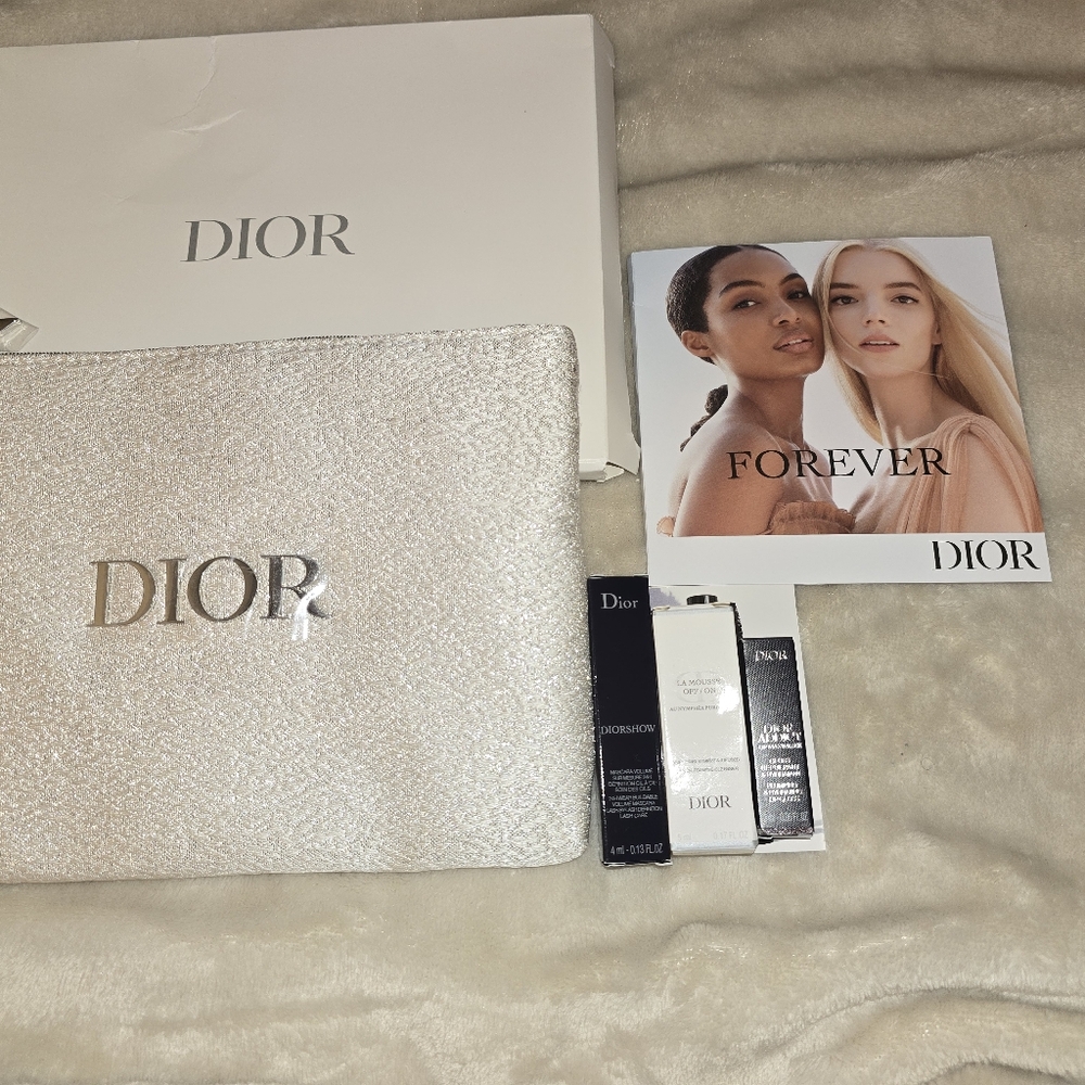 ✨️Dior Beauty Silver Trousse Pouch Gift Set with Makeup & Skincare Minis - NIB✨️